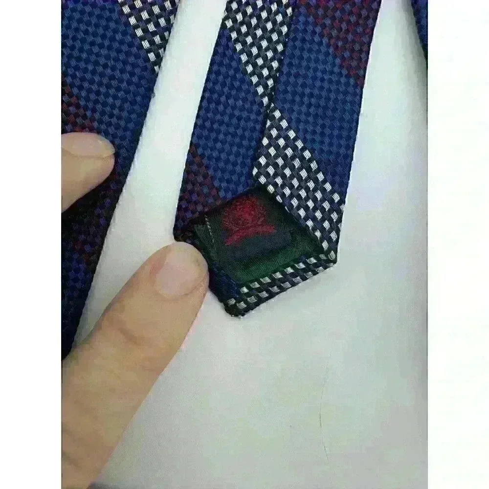 VTG Tommy Hilfiger‎ Repp Tie Jacquard 100% Silk Necktie Red Blue Woven 57L X 4W